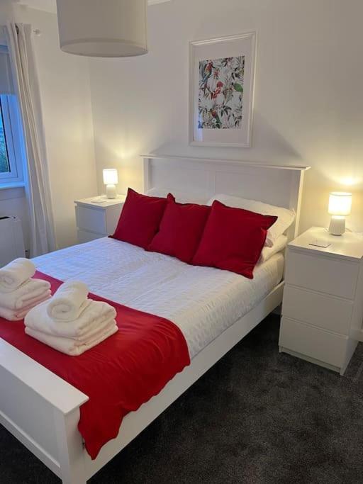Glenbervie - Beautifully Refurbished, Self-Contained Apartment Данфермлин Экстерьер фото