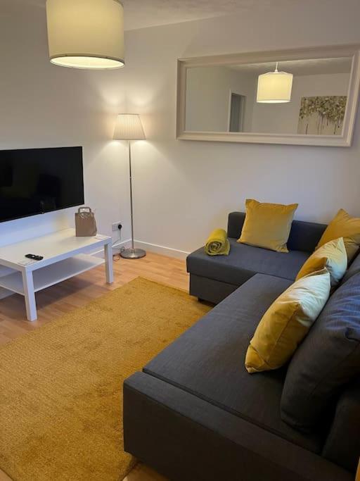 Glenbervie - Beautifully Refurbished, Self-Contained Apartment Данфермлин Экстерьер фото